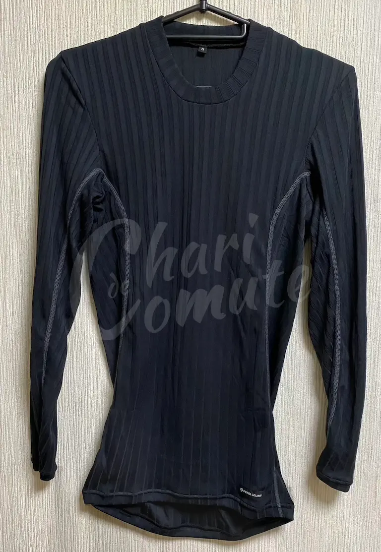 細身でくびれがある